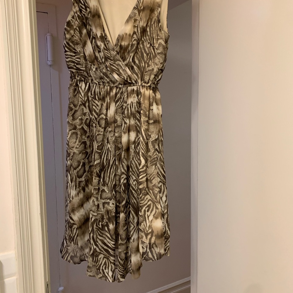 Dress - Picture 2 of 4